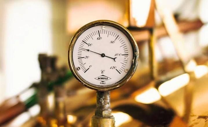 Pressure gauge used in biological risk assessment to monitor and control pressure conditions during biocompatibility, containment, and safety testing procedures